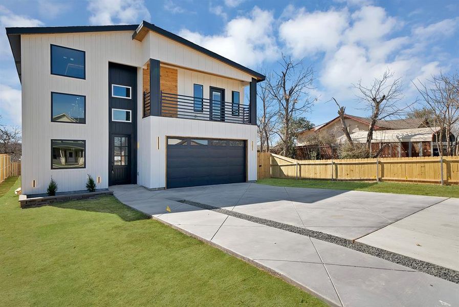 Front exterior of a new home in , Fort Worth, TX, highlighting curb appeal (Image 21).