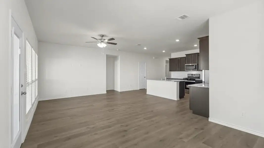 Spacious, unfurnished interior of a new home in Elevon, Lavon (Image 20).