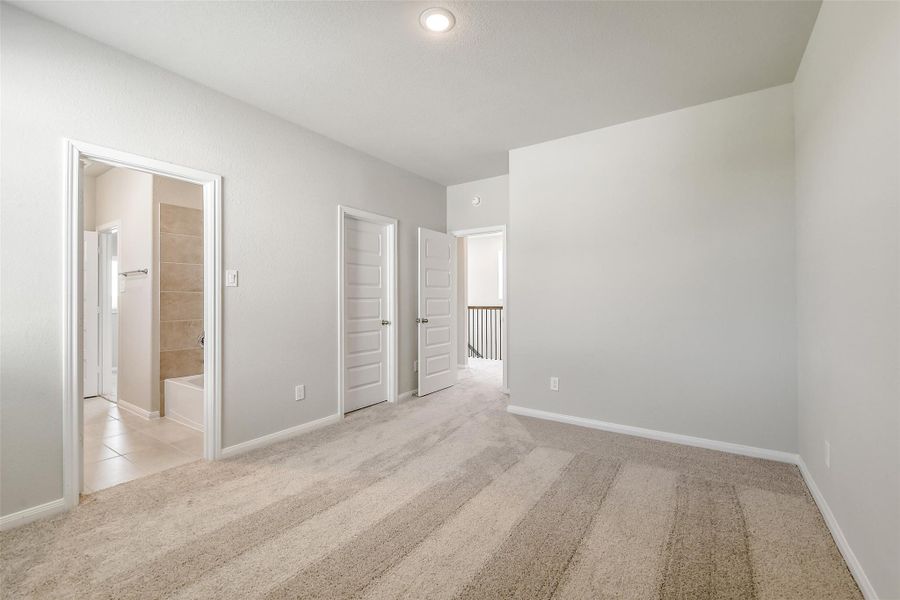 Spacious, unfurnished interior of a new home in Anderson Lakes, Houston (Image 24). Spacious, unfurnished interior of a new home in Anderson Lakes, Houston (Image 24).