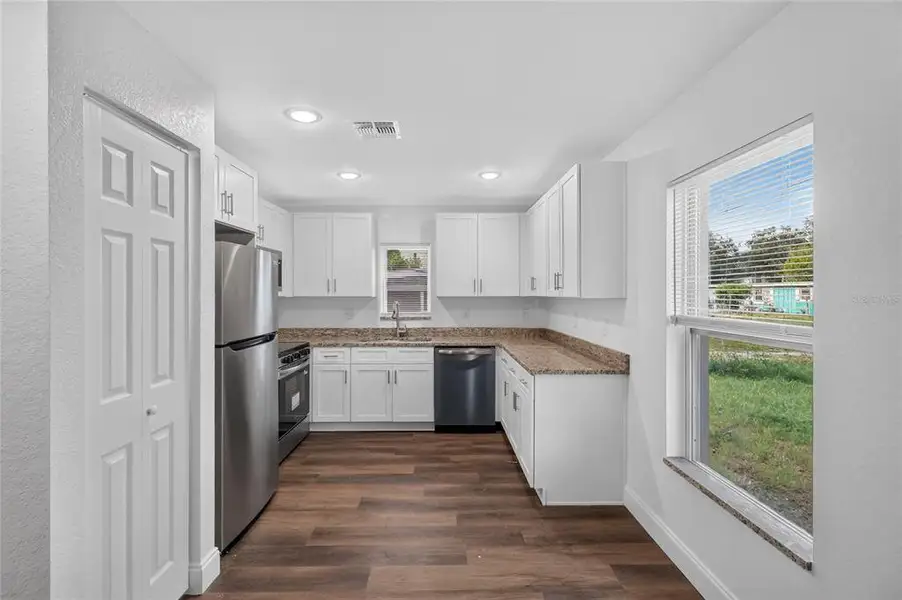 Furnished interior view inside a new home in , Auburndale (Image 4).