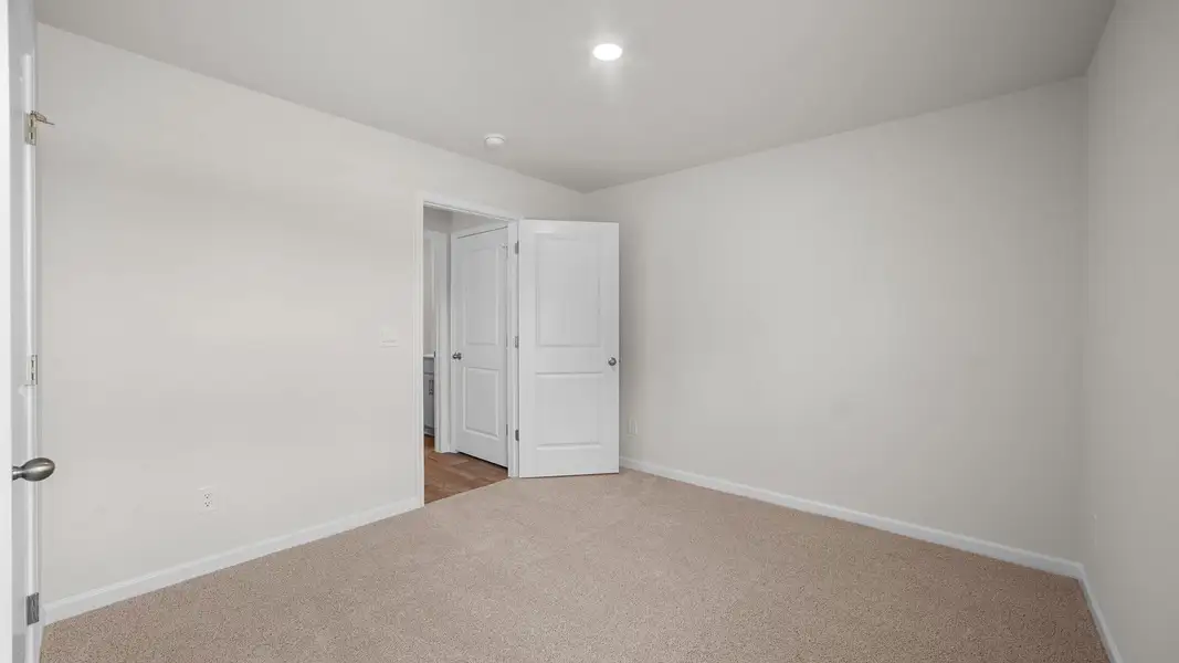 Spacious, unfurnished interior of a new home in Carter Ridge, Greenville (Image 20).