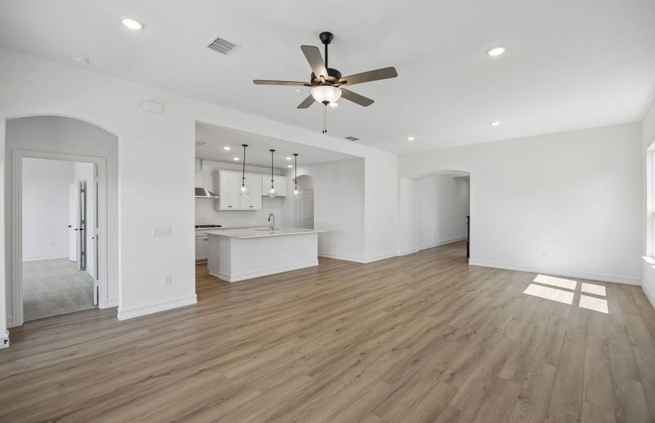 Spacious, unfurnished interior of a new home in Highland Lakes, McKinney (Image 13). Spacious, unfurnished interior of a new home in Highland Lakes, McKinney (Image 13).