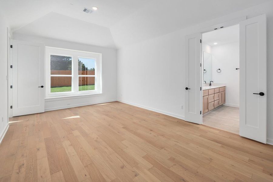Spacious, unfurnished interior of a new home in Lariat, Liberty Hill (Image 13).