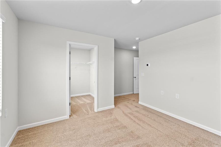 Spacious, unfurnished interior of a new home in The Grove At Mundy Mill, Gainesville (Image 18).