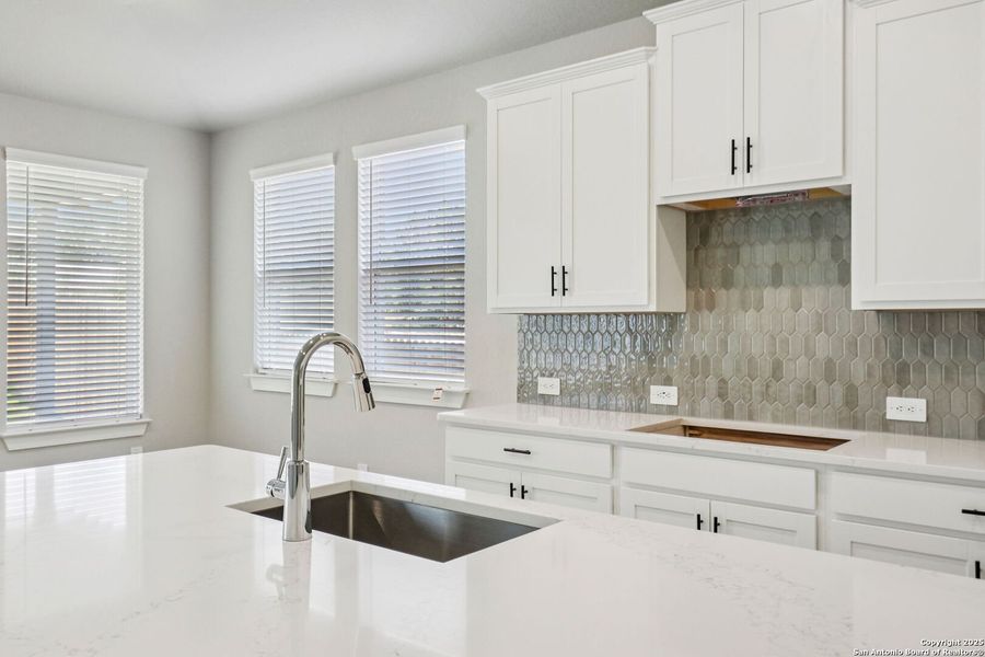 Furnished interior view inside a new home in Sagebrooke - Classic Series, San Antonio (Image 4).