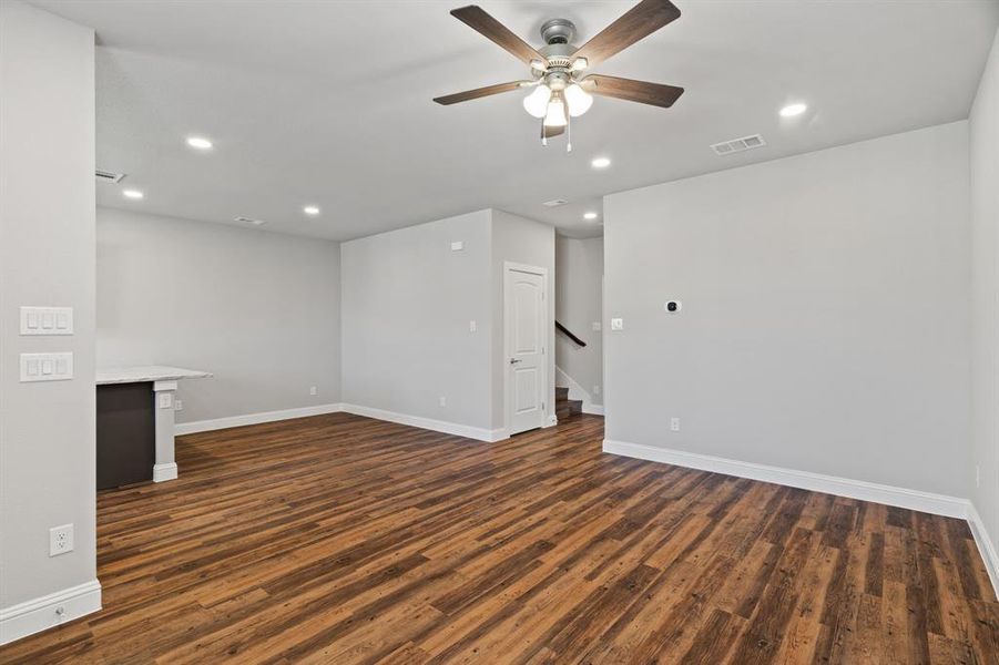 Spacious, unfurnished interior of a new home in , Weatherford (Image 28).