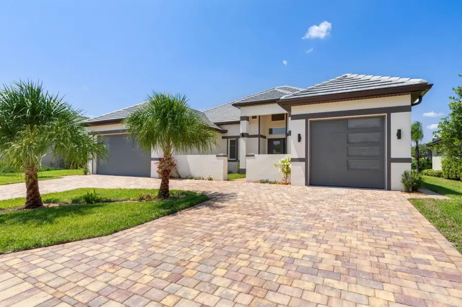 63-web-or-mls-116 Longview Way N-60