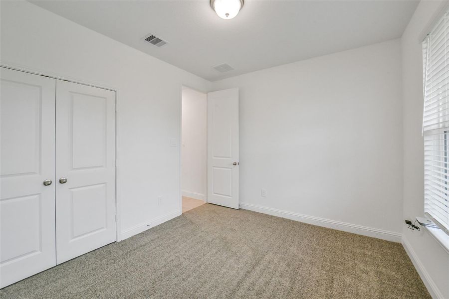 Spacious, unfurnished interior of a new home in Mavera, Conroe (Image 22).