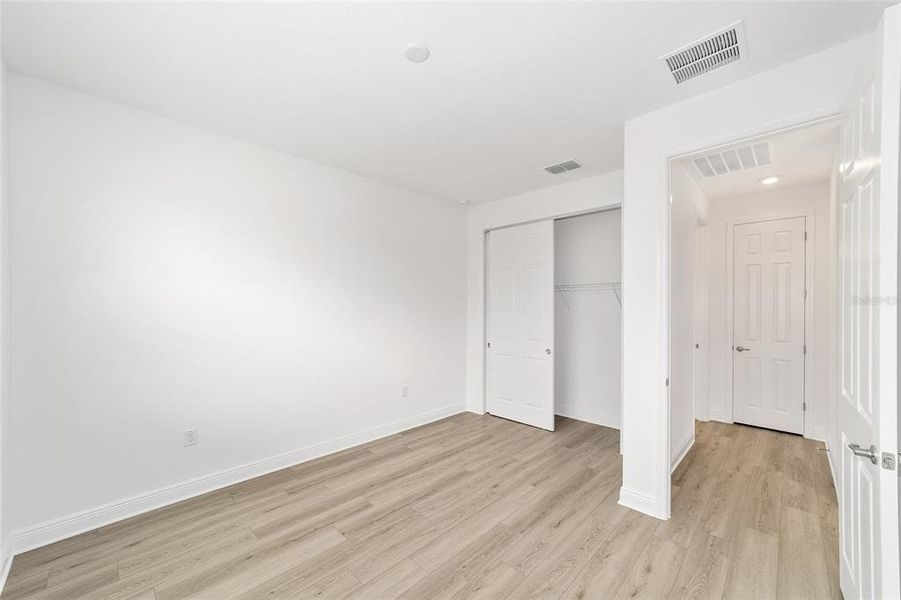 Spacious, unfurnished interior of a new home in , Ocala (Image 37).