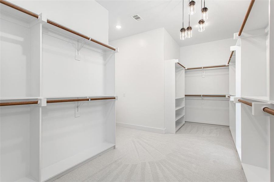 Spacious, unfurnished interior of a new home in , Dallas (Image 24).