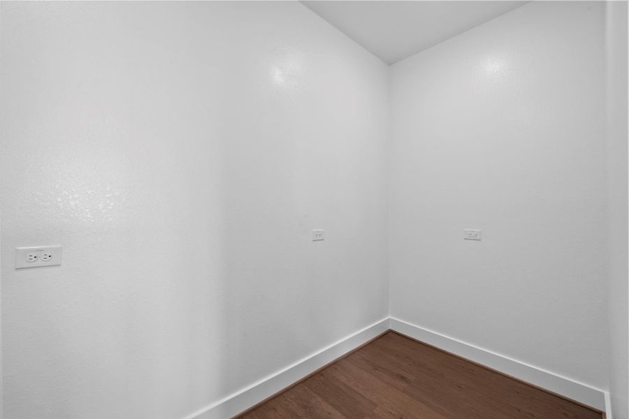 Spacious, unfurnished interior of a new home in Sienna Village of Anderson Springs 50', Missouri City (Image 26).