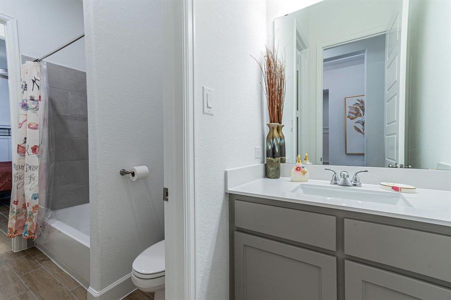 Furnished interior view inside a new home in Sweetgrass, Haslet (Image 8). Furnished interior view inside a new home in Sweetgrass, Haslet (Image 8).