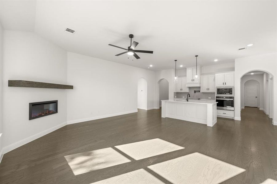 4602 Thistle- Living Room-2