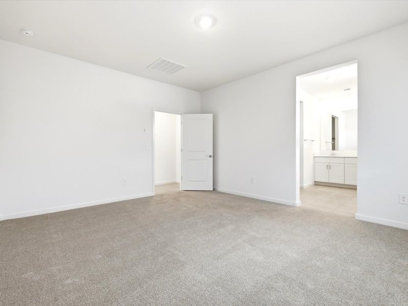 Spacious, unfurnished interior of a new home in Bella Vista Farms Estate Series, San Tan Valley (Image 9).