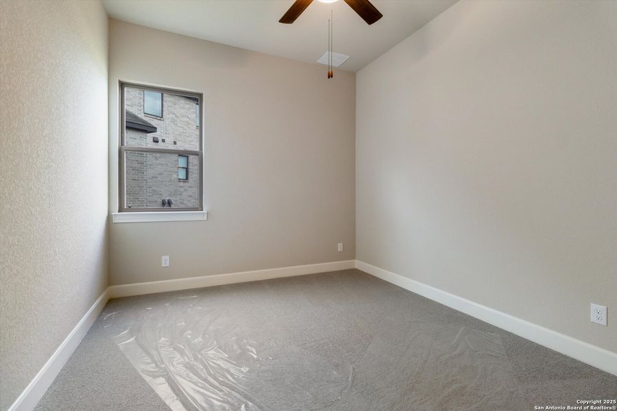 Spacious, unfurnished interior of a new home in Johnson Ranch, Bulverde (Image 21).