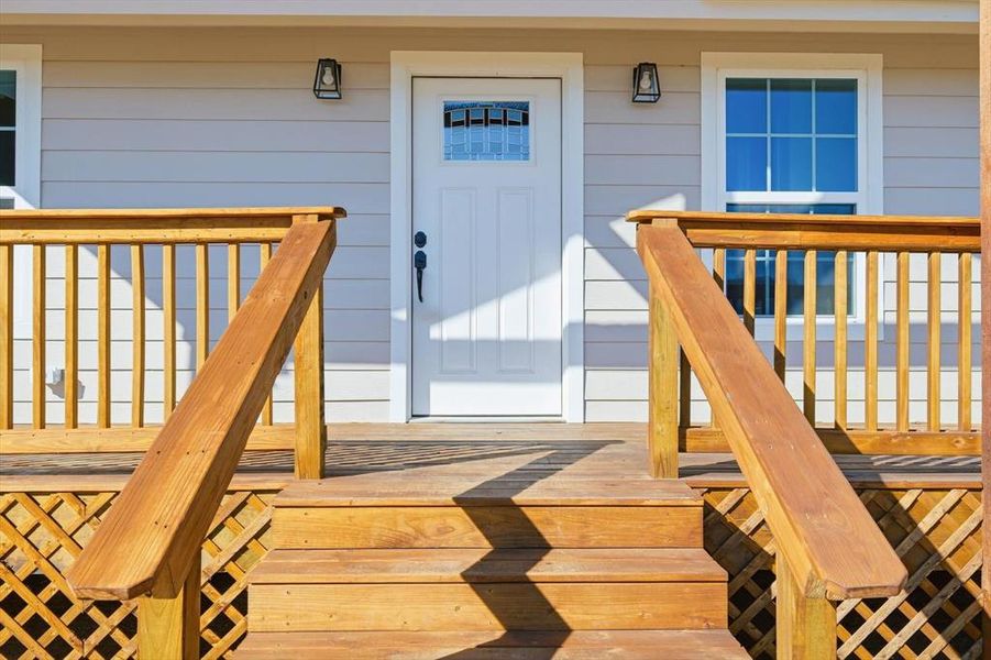 Exterior details and patio area of a home in , Boyd (Image 2).