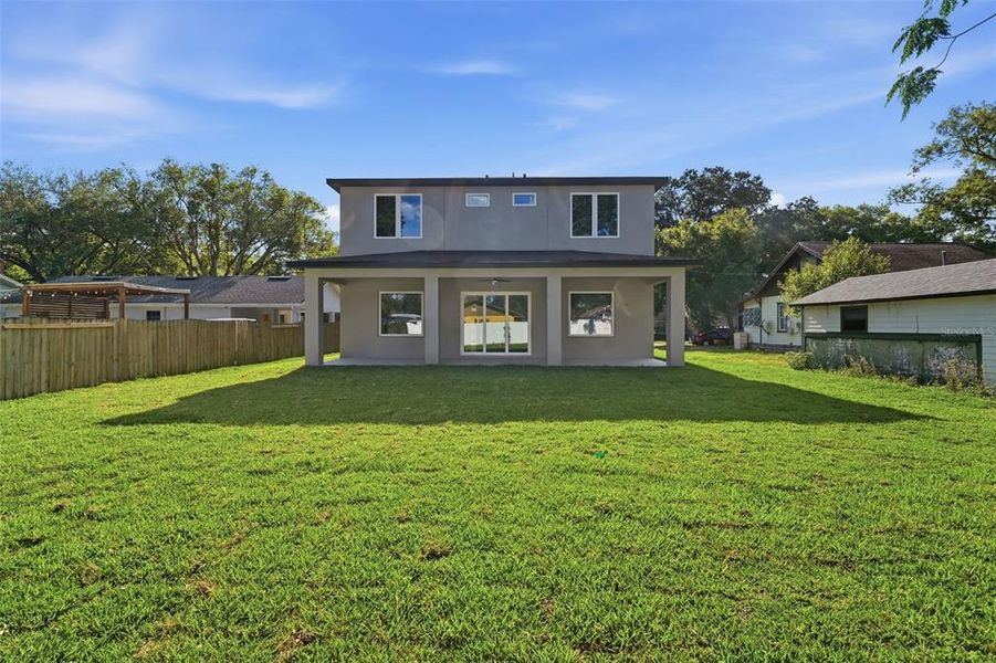 Exterior details and patio area of a home in , Orlando (Image 32).