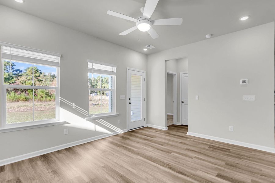 Spacious, unfurnished interior of a new home in Wildcat Chase, Summerville (Image 26).