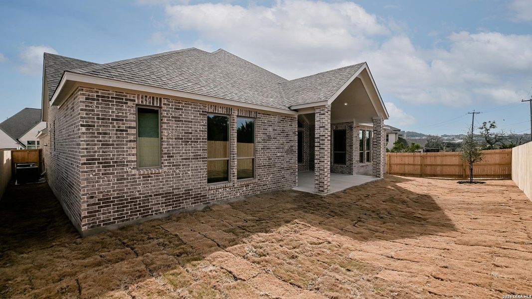Exterior details and patio area of a home in Kinder Ranch, San Antonio (Image 3).
