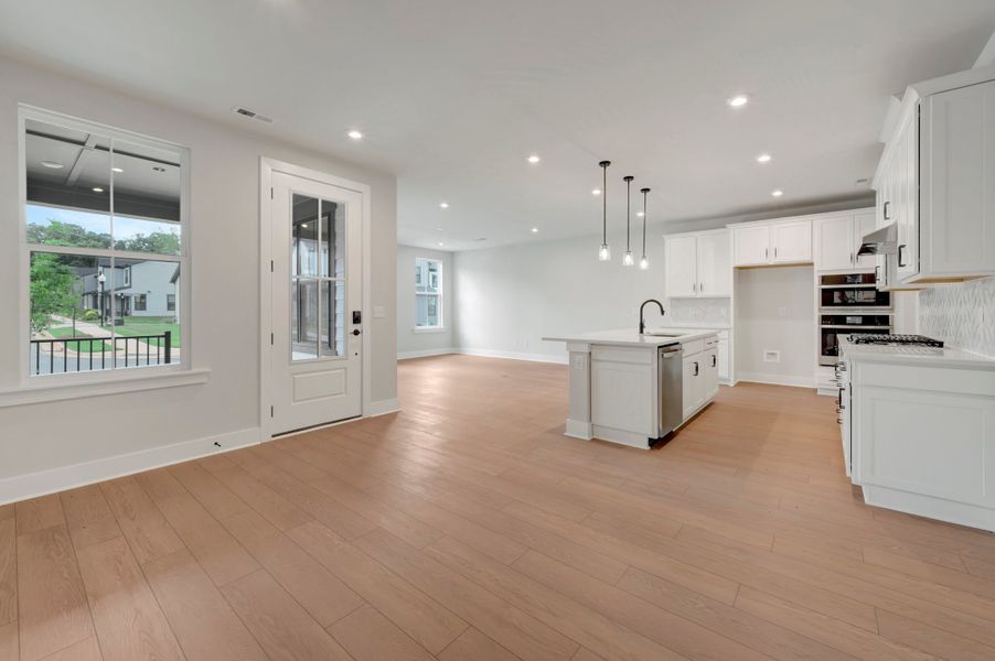 Spacious, unfurnished interior of a new home in Seven Oaks, Belmont (Image 13).