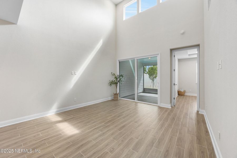 Spacious, unfurnished interior of a new home in , Jacksonville (Image 26).