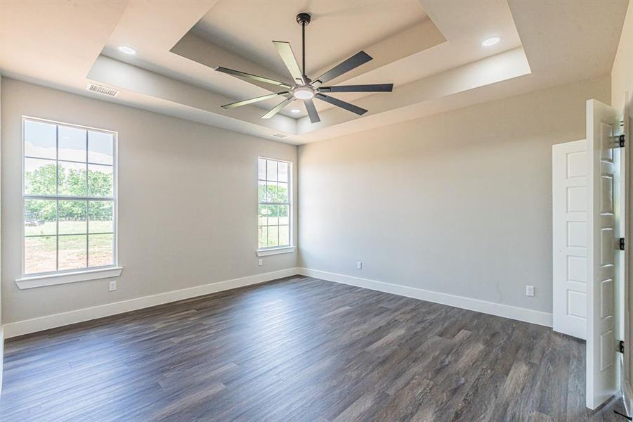 Spacious, unfurnished interior of a new home in , Alvarado (Image 28).