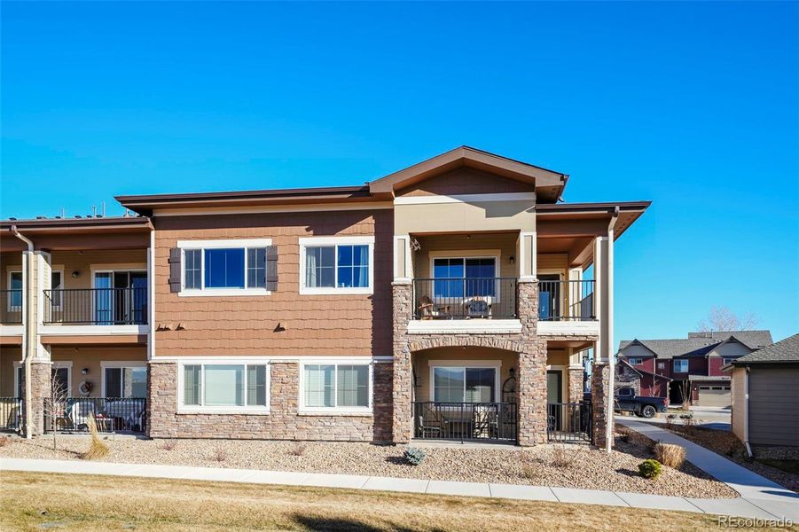 Upper Level Wrapped Balcony