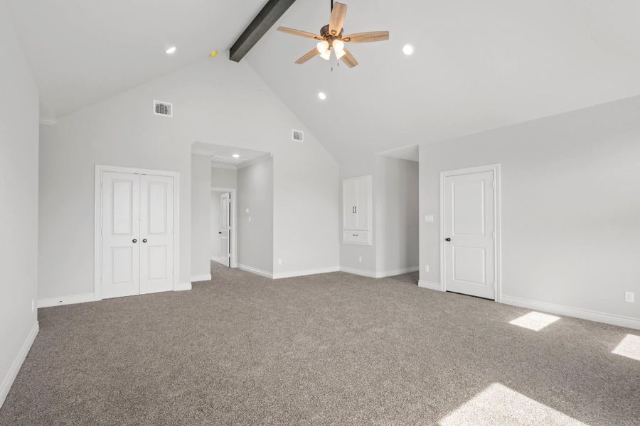 Spacious, unfurnished interior of a new home in , College Station (Image 23).