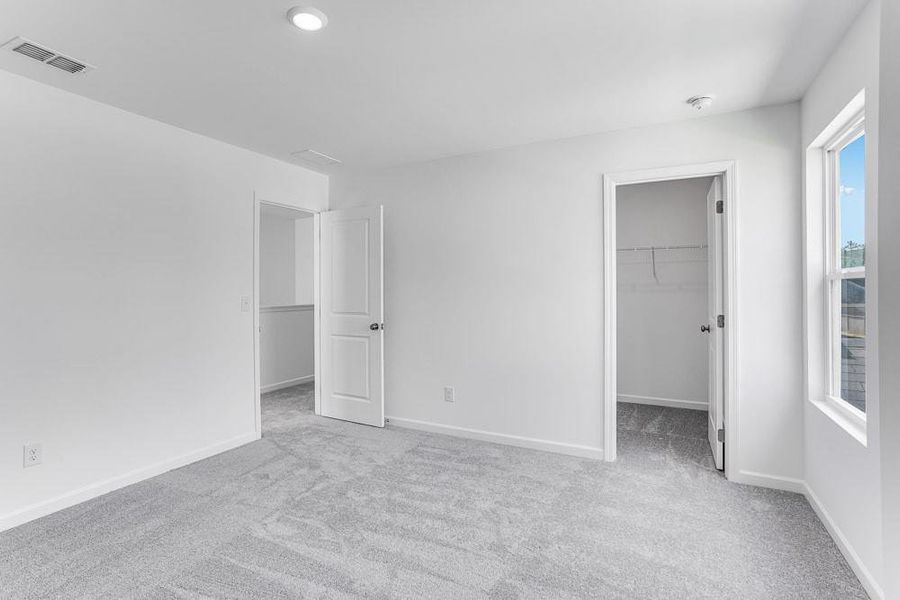 Spacious, unfurnished interior of a new home in Heritage River, Euharlee (Image 11).