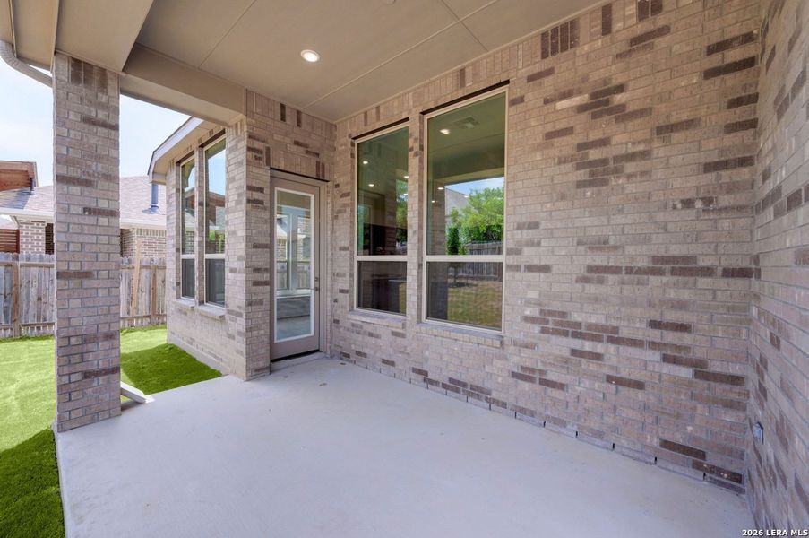 Exterior details and patio area of a home in Weston Oaks, San Antonio (Image 2). Exterior details and patio area of a home in Weston Oaks, San Antonio (Image 2).