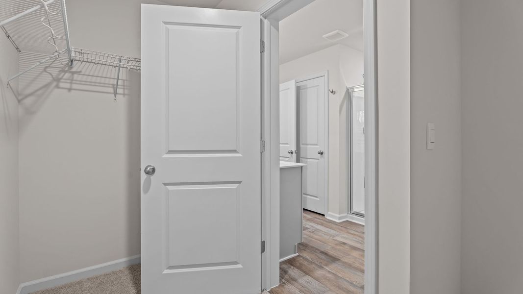 Spacious, unfurnished interior of a new home in Hobbs Farm, Ayden (Image 20).