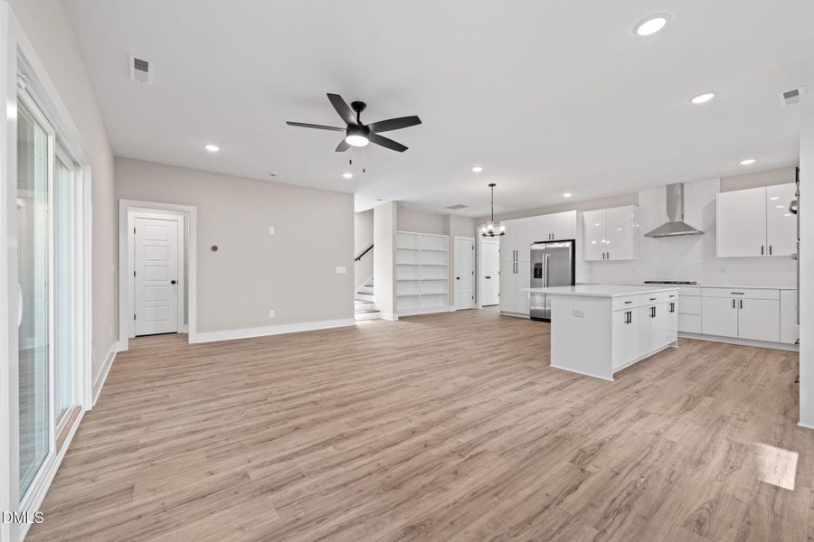 215 summer breeze family room 5