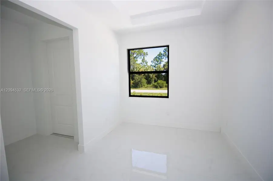 Spacious, unfurnished interior of a new home in , Lehigh Acres (Image 29).