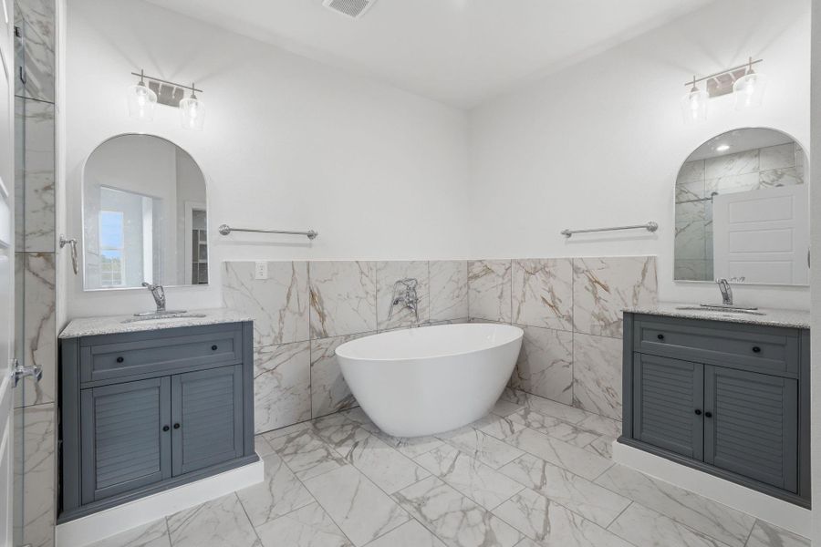 Furnished interior view inside a new home in , Conroe (Image 9).