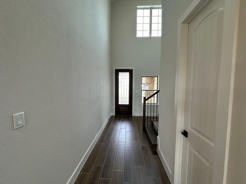 Spacious, unfurnished interior of a new home in Fannin Ranch, Leonard (Image 13).