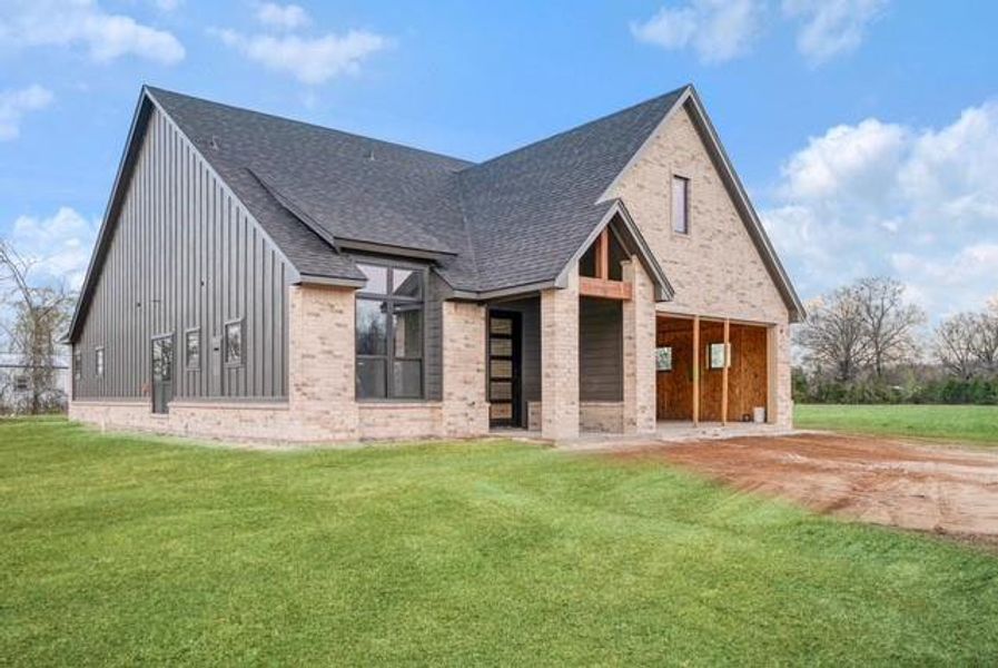 Exterior details and patio area of a home in , Blossom (Image 4).