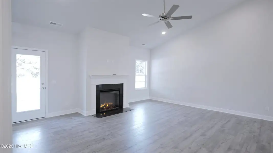 Spacious, unfurnished interior of a new home in Palmetto Creek, Bolivia (Image 24). Spacious, unfurnished interior of a new home in Palmetto Creek, Bolivia (Image 24).