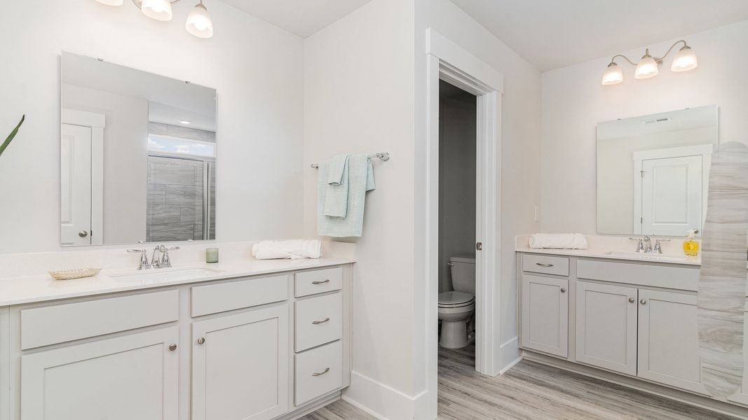 Representative furnished interior of a home built from the Harbor Oak by D.R. Horton in Shell Pointe, Gilbert (Image 31). Representative furnished interior of a home built from the Harbor Oak by D.R. Horton in Shell Pointe, Gilbert (Image 31).