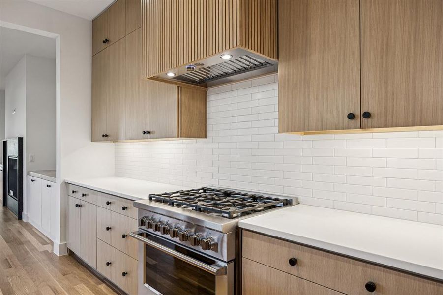 Furnished interior view inside a new home in , Dallas (Image 8).