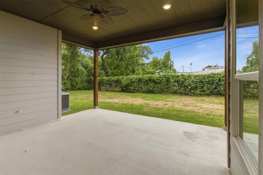 Exterior details and patio area of a home in , River Oaks (Image 22).