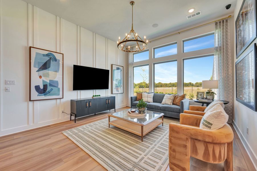 The Daisy - Family Room