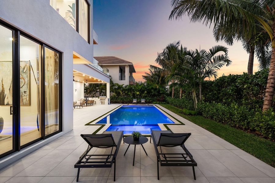 2240_Date_Palm_Road_Dusk_15