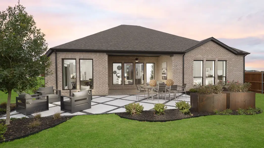 Exterior details and patio area of a home in Juniper Springs, Lockhart (Image 3).