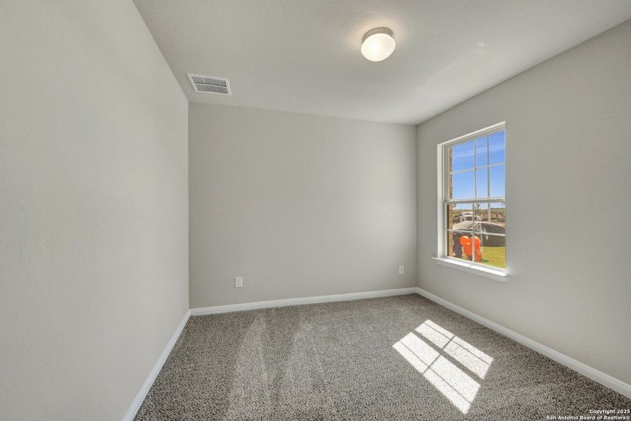 Spacious, unfurnished interior of a new home in Park Place, New Braunfels (Image 33).