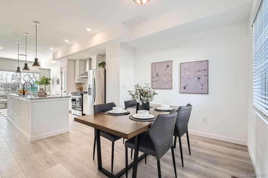 Dining Room/Kitchen Dining Room/Kitchen