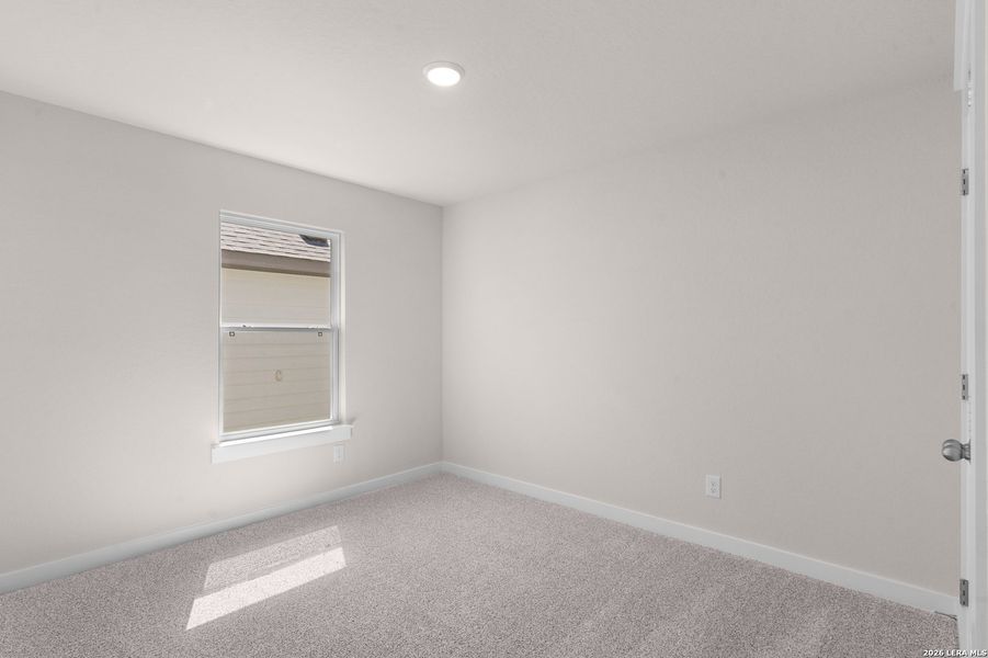 Spacious, unfurnished interior of a new home in Westridge, San Antonio (Image 20).