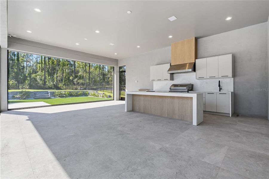 Furnished interior view inside a new home in , Montverde (Image 41).