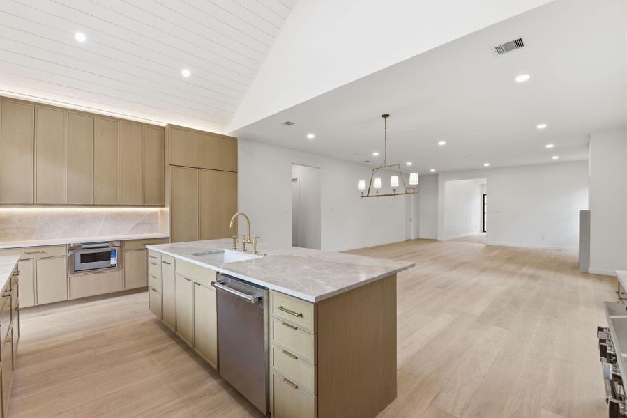 Furnished interior view inside a new home in , Houston (Image 8).