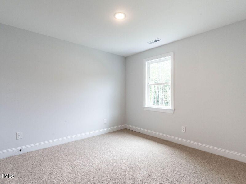 025-1280x960-bedroom