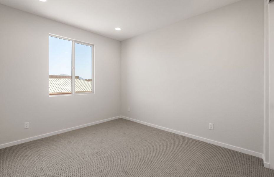 Spacious, unfurnished interior of a new home in Legado West, Queen Creek (Image 20).